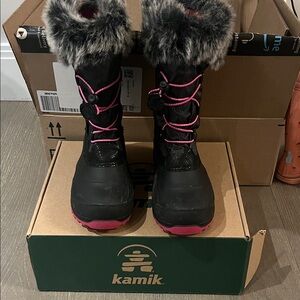 Kamik Powdery 3 kids snow boots size 4